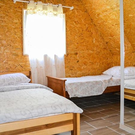 Villa Grandma'S Hut à Nikšić Extérieur photo